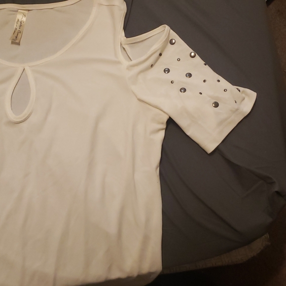 Shirt - Picture 2 of 4